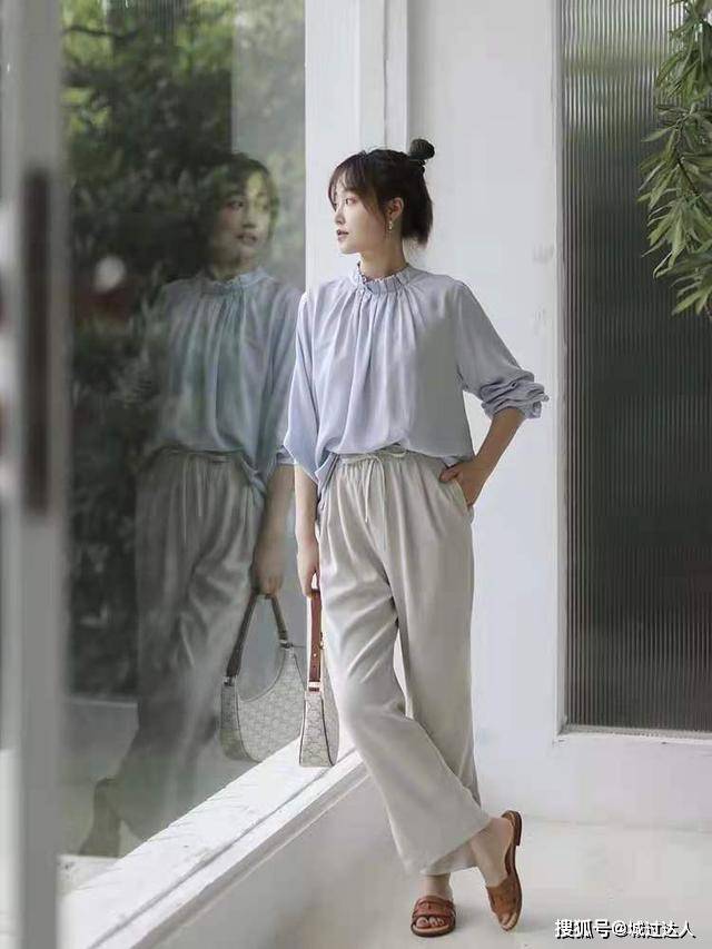 整体 秋季穿衣多做“减法”,教你这些搭配小技巧,简约百搭又显气质