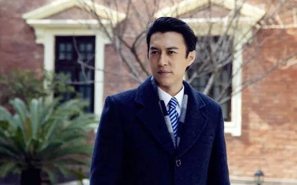 闫妮|中年CP的春天来了！《人民的财产》改名来袭，靳东和闫妮也有人嗑