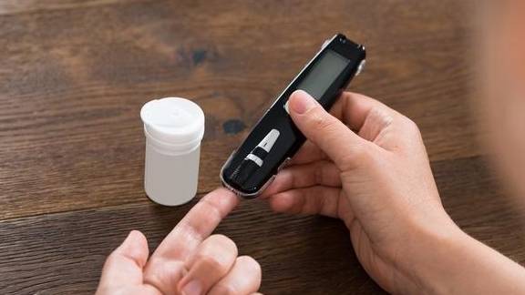 进行|血糖多久测一次比较好？要注意啥？一文详细解答，糖友们不妨收藏