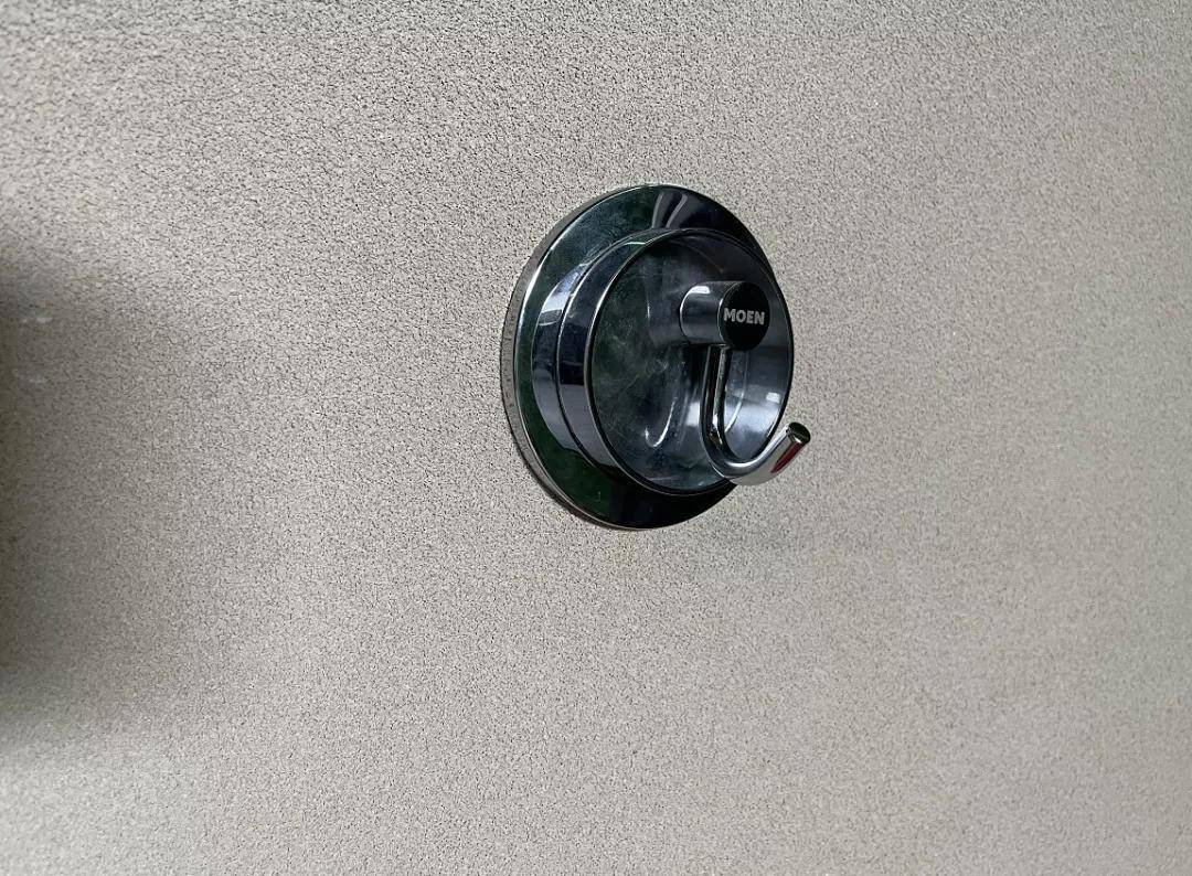 入户门隐藏重物挂钩(装修创意展示空间,非开发商交付标准)