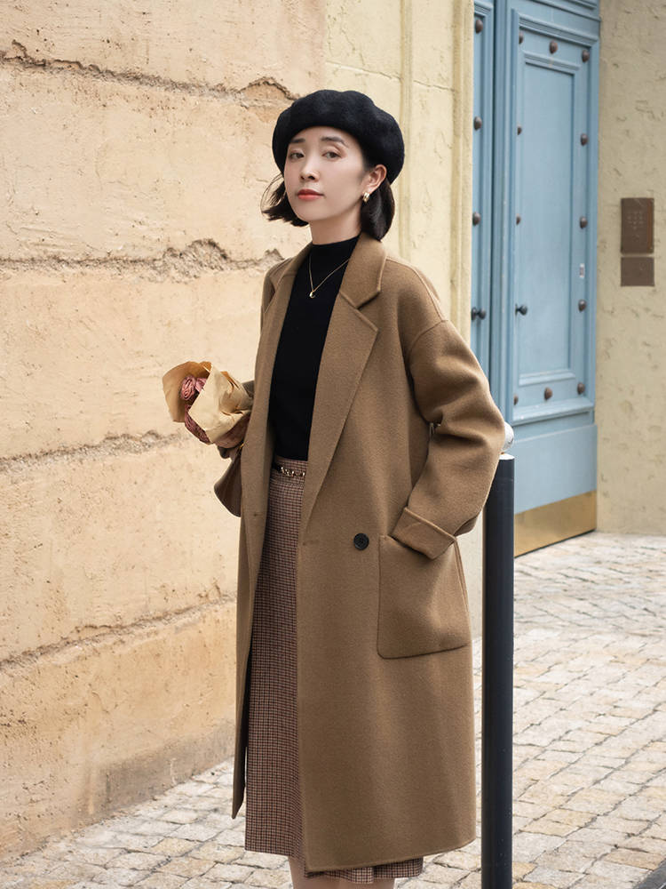 大地 秋冬、比黑白灰更炸街的是什么颜色？当然是大地色大衣，又飒又美