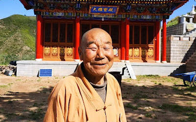 70岁和尚高居山上苦修13年为了什么?苦修的力量到底有多大