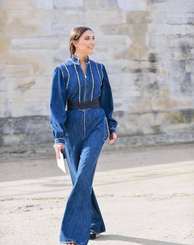 感觉 几辈子人都穿的牛仔，怎么就永远也买不够了