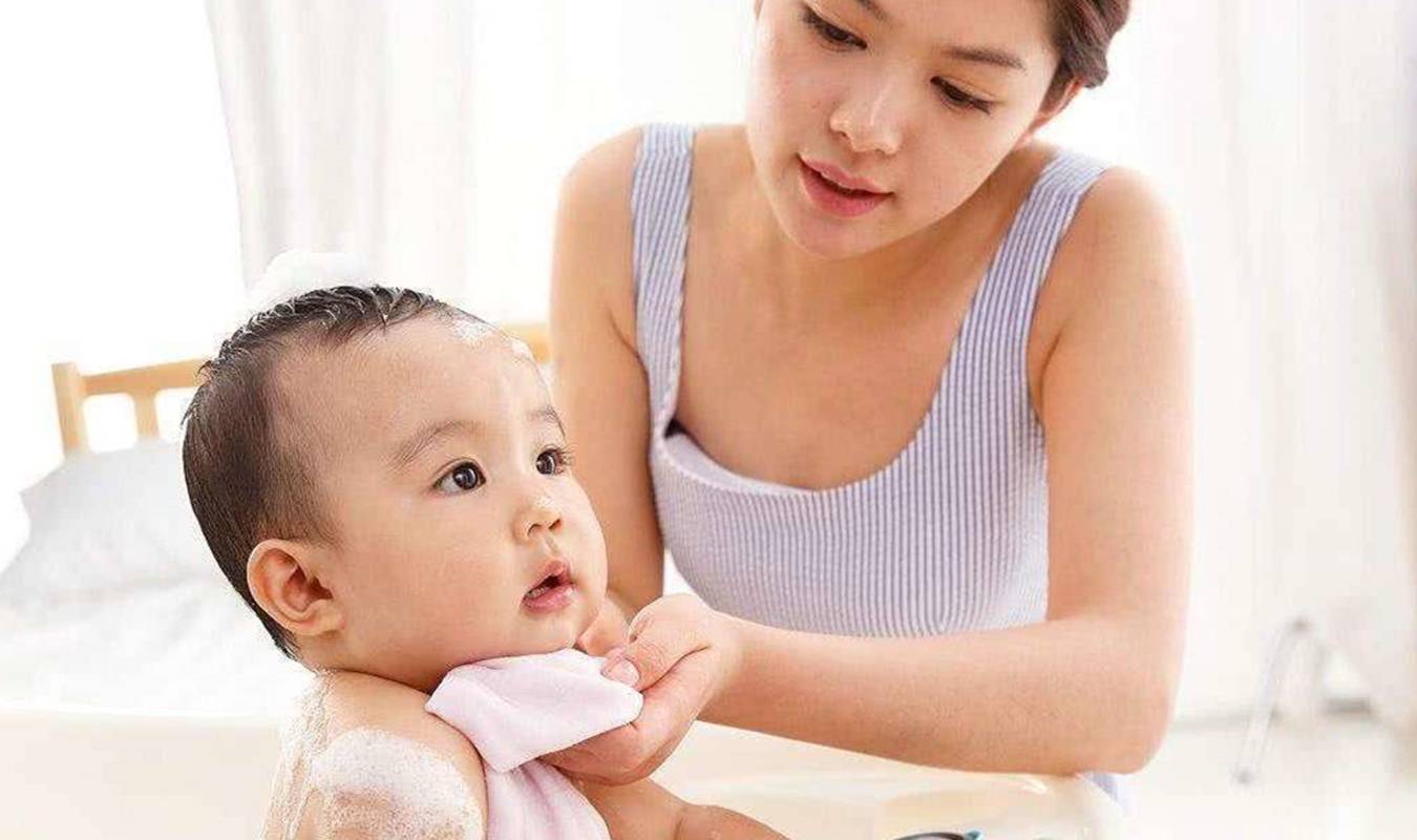 婴儿怎么排气放屁最快 2b3d4c10c64a4abe9b3ea19b4a369a34.jpeg