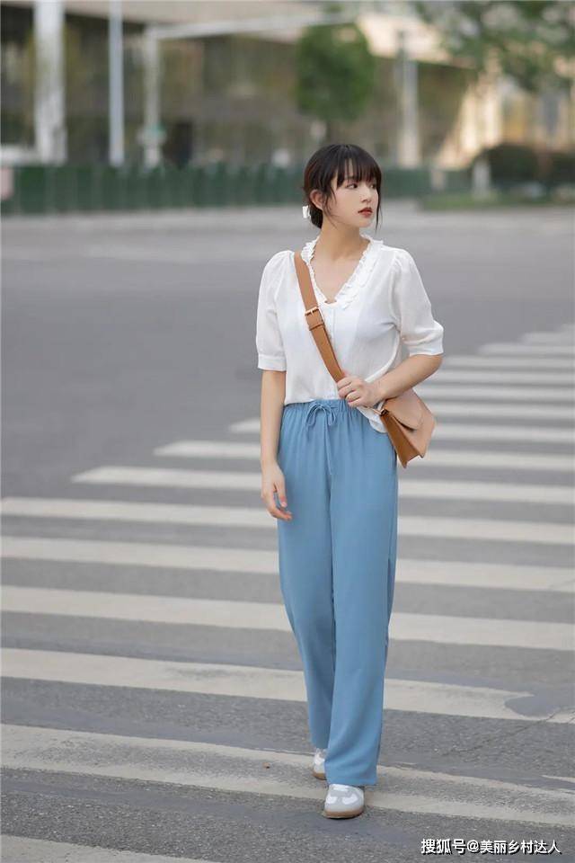 视觉 穿什么“无痕裤”，太土了！瞧今夏流行的“奶奶裤”，洋气又显瘦