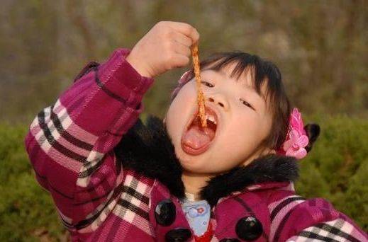 饼干|儿科医生点名的3种零食黑名单,娃吃积食又上火,家长赶紧停手!