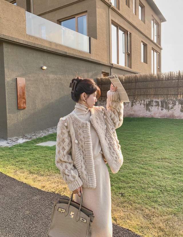 可以将 秋冬如何穿才显得知性优雅？码住这三种搭配技巧，韩剧女主就是你