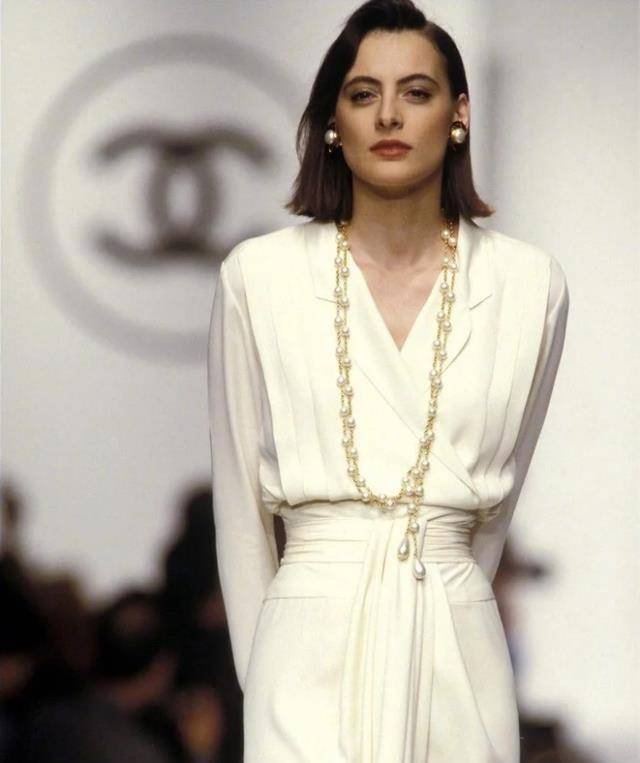 法国 老佛爷第一位缪斯，没有人可以成为偶像，法国第一夫人很有压力