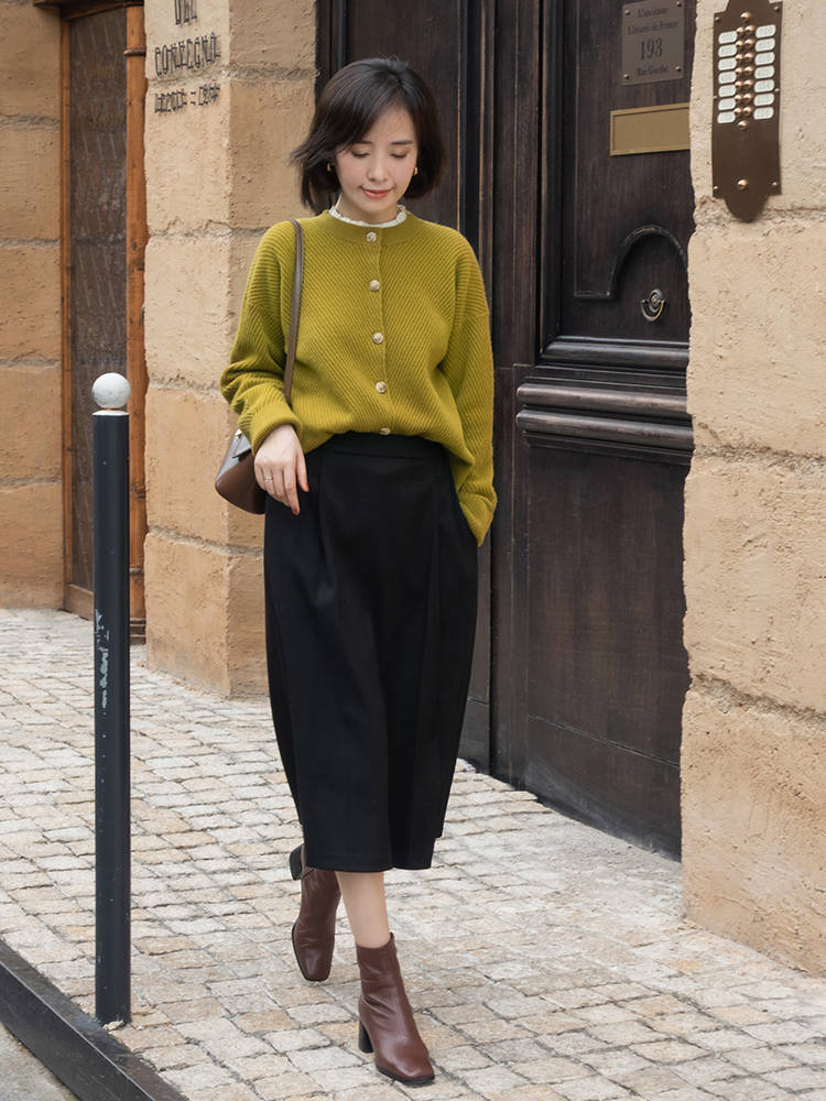 颜色 不露腿的秋冬穿搭来喽，大衣搭配牛仔裤保暖舒适，时髦又显气质