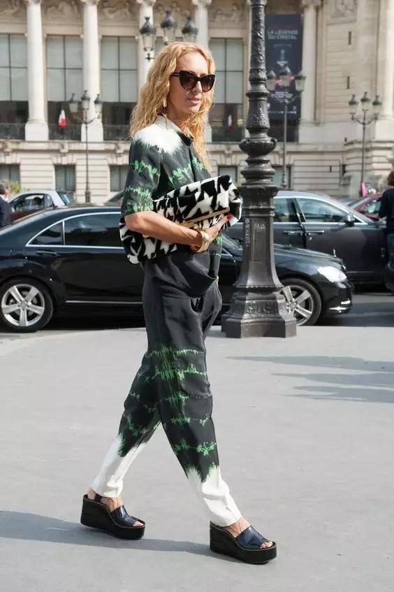 条纹 春夏趋势怎么走？见招拆招也不敢那样穿啊！