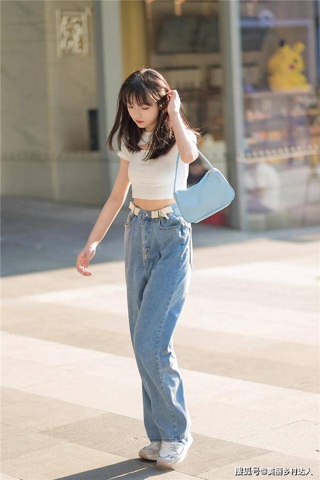 视觉 穿什么“无痕裤”,太土了!瞧今夏流行的“奶奶裤”,洋气又显瘦