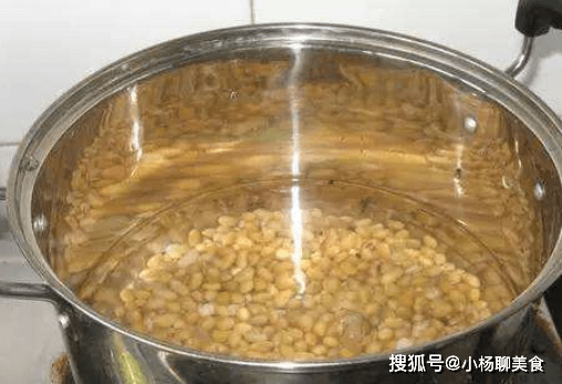 进行|在家做豆浆，别只会泡黄豆，多加“这1步”，豆浆香醇又营养！