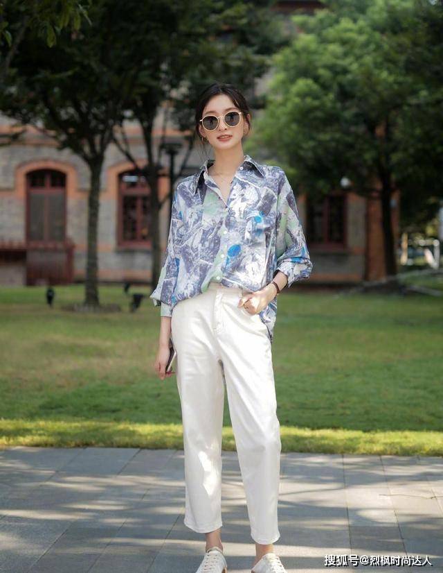 个性 被花衬衫“圈粉”了！被人们嫌弃老土的它，上身效果原来这么美