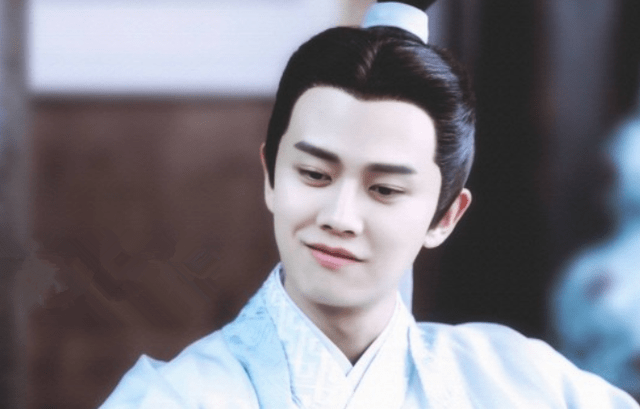 好身材|任嘉伦新剧曝光,穿假“肌肉衣”惹争议,网友:满满硅胶感