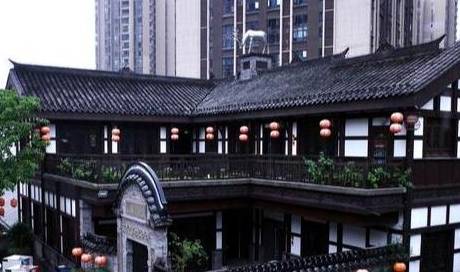 重庆有个不怎么热闹的老街，赏夜景品尝美食绝佳
