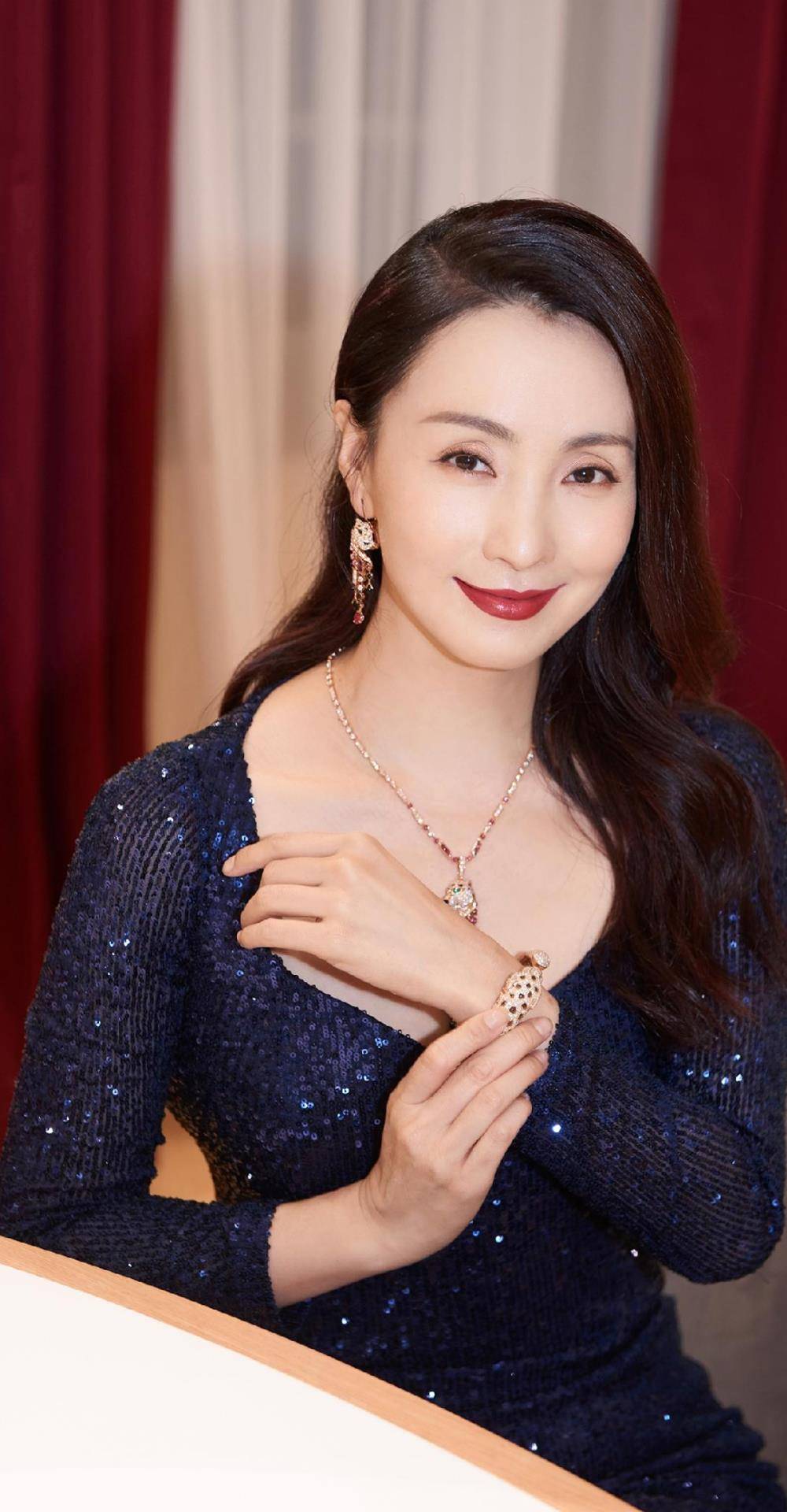 眉骨有深眼窝的4位女演员，有人比年轻时还灵气，有人生娃后显疲惫