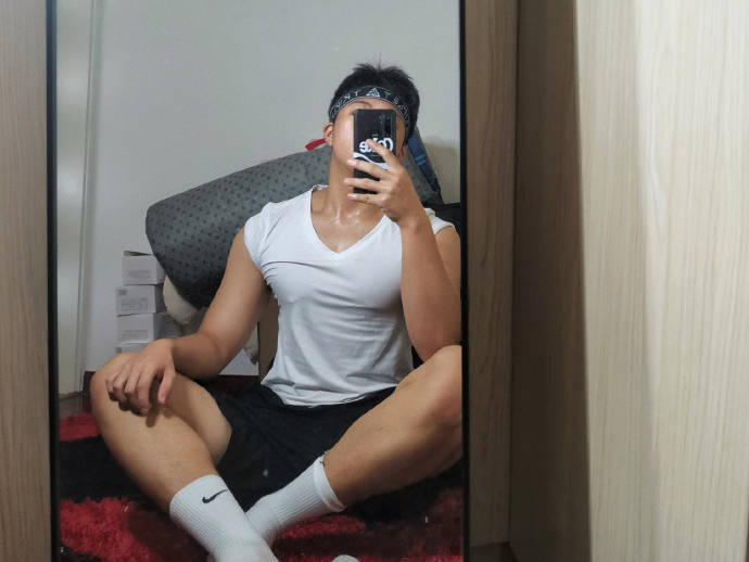 20歲的黝黑痞帥體育生，滿身肌肉的山東大男孩，也太會自拍了吧！ 健身減肥達人 第2张