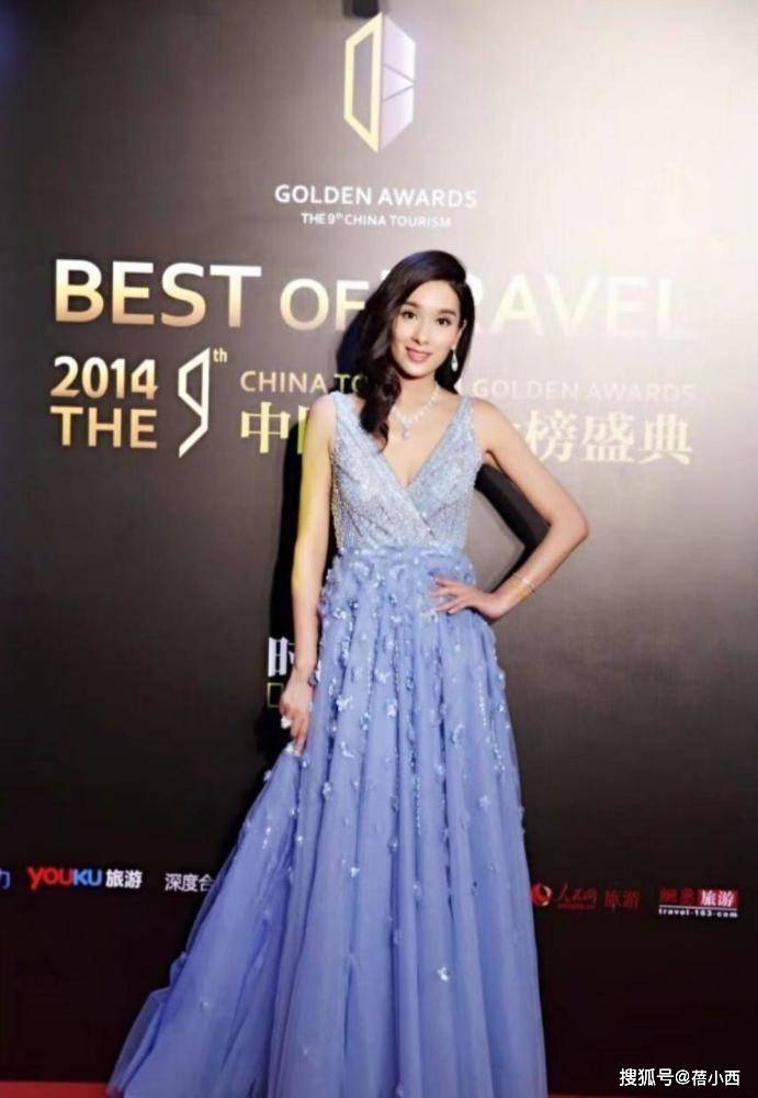 身材 47岁的杨恭如到了大婶的年纪,却还是少女身材,照样会穿又高级