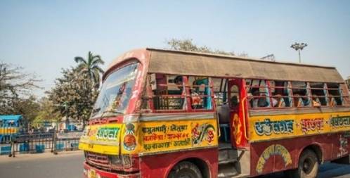 印度游客来中国旅游，一上车就迷茫了：你们管这叫公交？