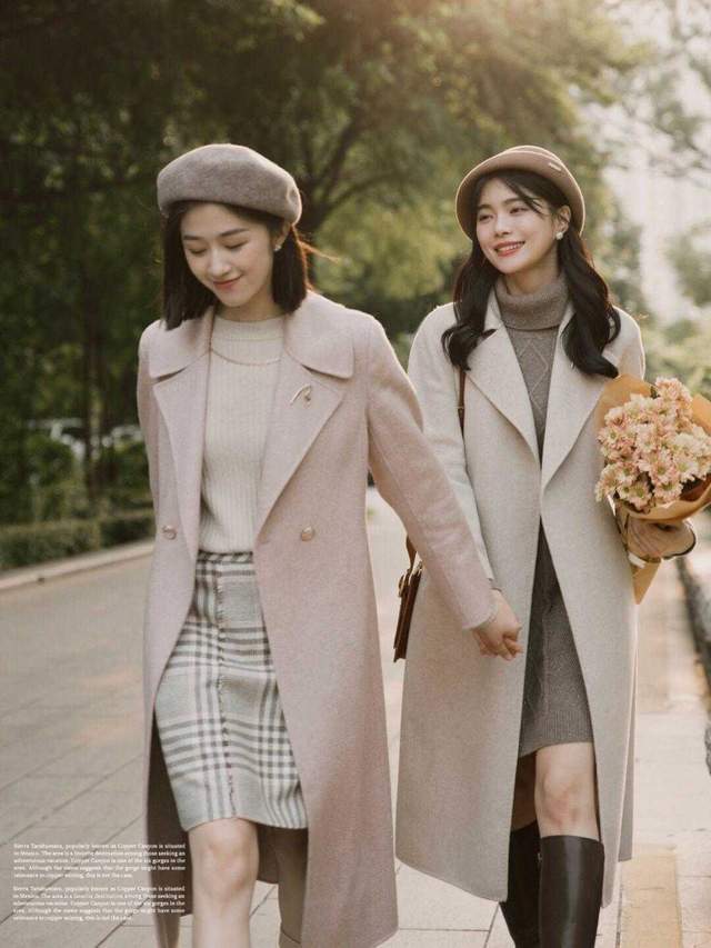 大衣 40+的女性秋冬穿搭指南，一件大衣让你提升气质又减龄，高级洋气
