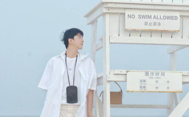 新生代演员梁靖康,身材高挑且外形出众,关键是还有演技!_观众