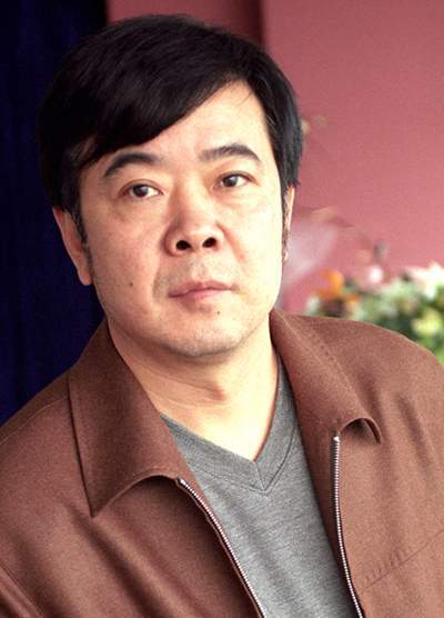 因为|新剧首播就飙到热榜第一，“老”了的闫妮，凭什么撑住了？