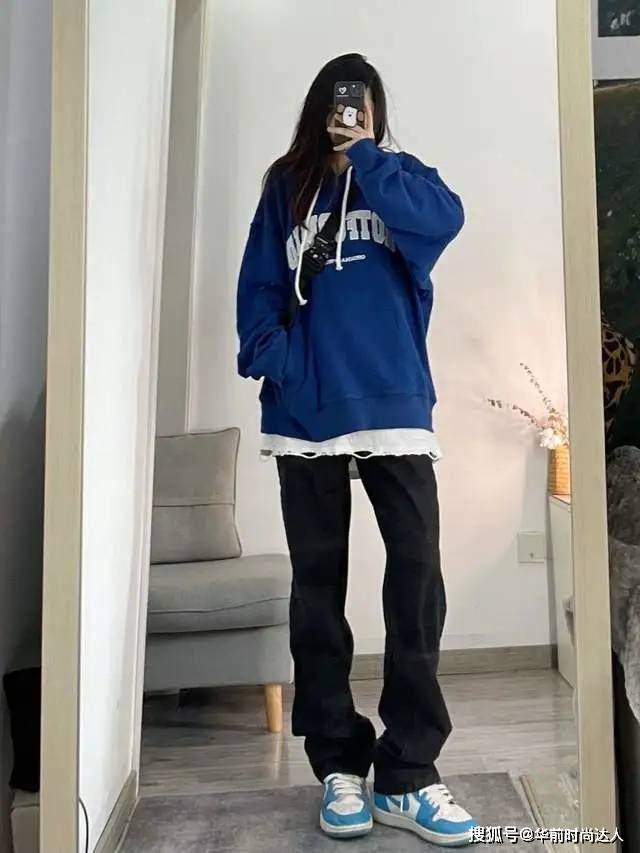 颜色 肤色偏黄偏深的女人，这些颜色的“衣服”尽量避开，显黑还显廉价