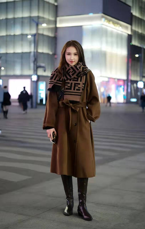 黑色 秋冬大衣搭配的六套Look 照着穿显瘦还美观 气质女人必备