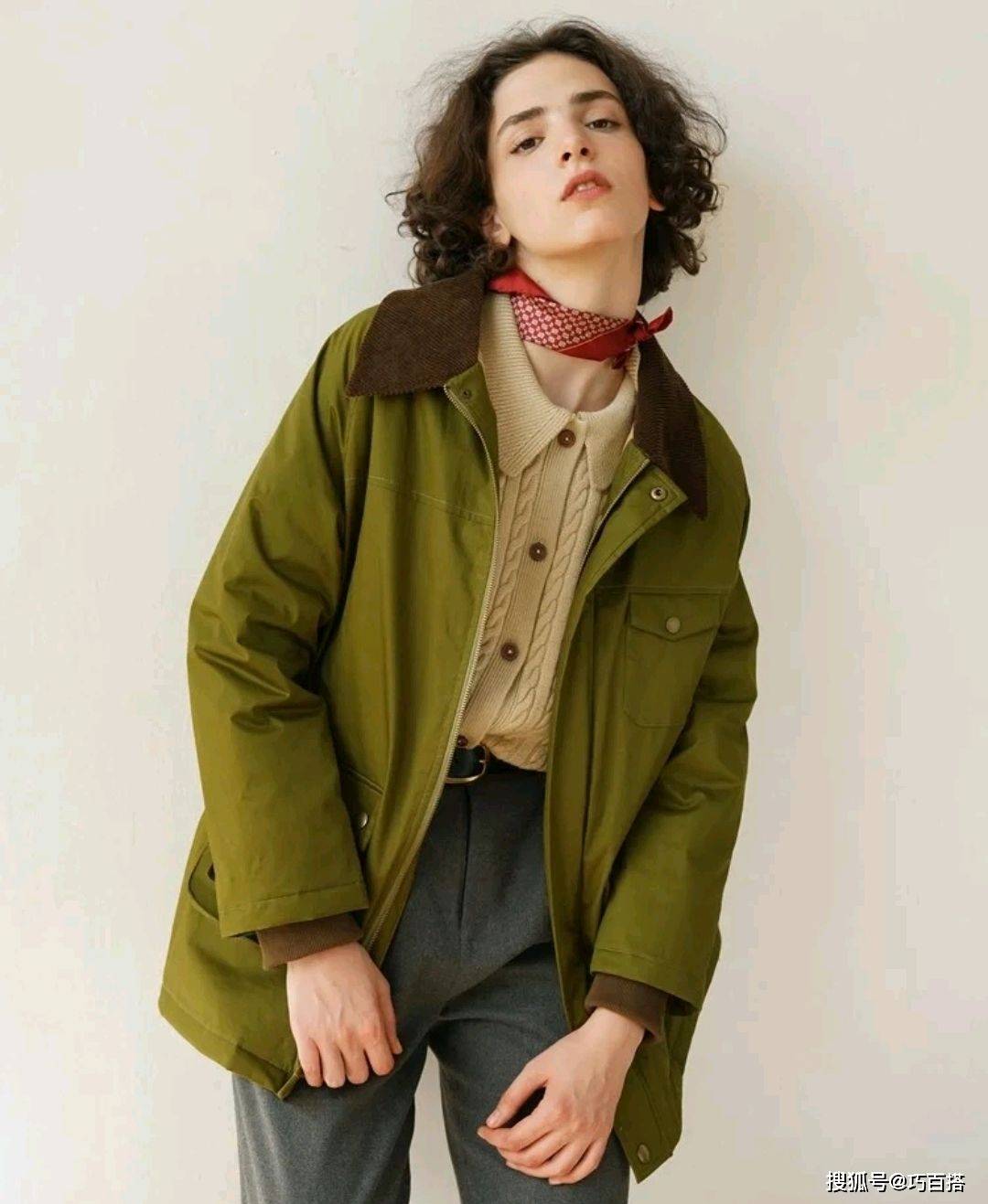 卫衣 秋冬季节保暖还时髦,就看这3种进阶穿法,整体风格非常亮眼!