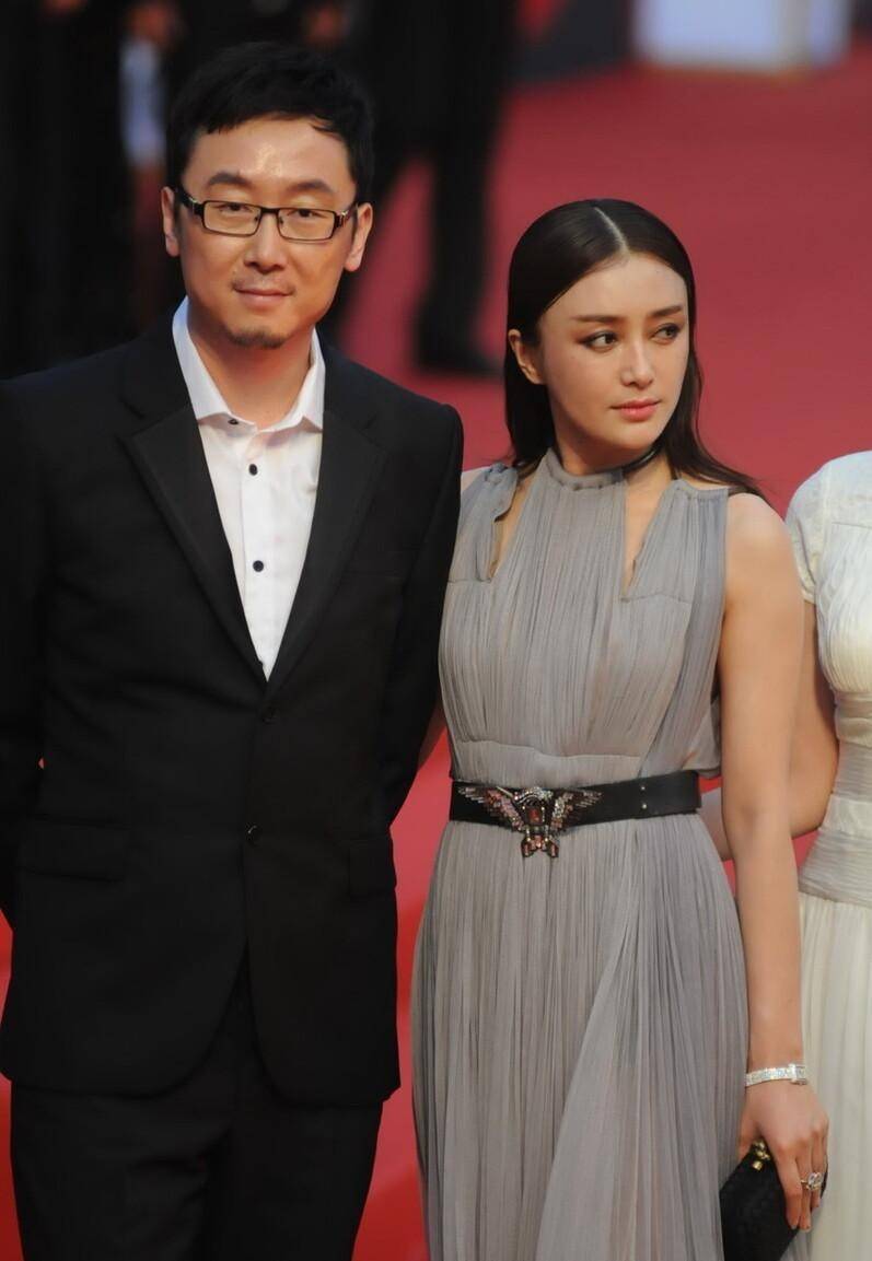 身材 秦岚、霍思燕看着就不是一个风格，虽然是闺蜜，但身材却是俩效果