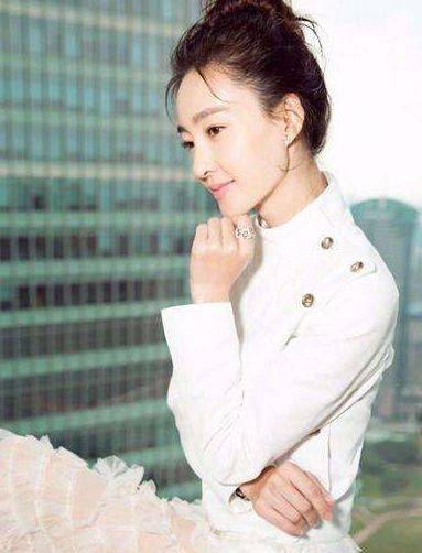 徐克 19岁出道,10多年来零绯闻,对于富豪求婚委婉拒绝,择偶标准一条