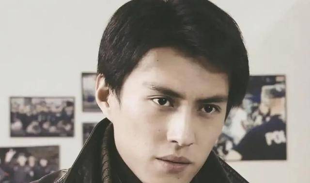 角色|首播收视第一！靳东又抽到王炸，他的“干部风”有多百试不爽？