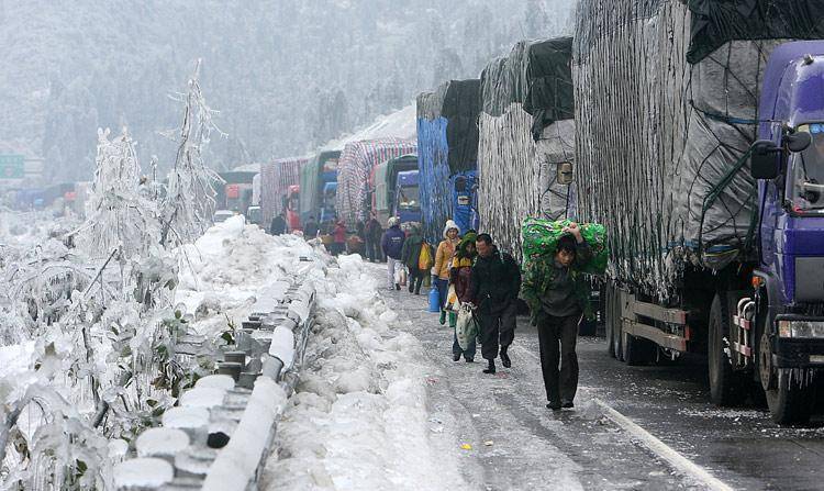08年雪灾致半个中国瘫痪今冬会有雪灾专家称恐出现极端天气