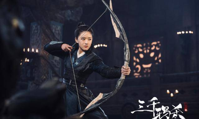 小杂役|《三千鸦杀》赵思露演绎软萌少女脱变气场女王，与男主相爱相杀