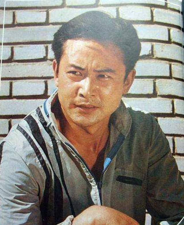 因为|还记得李世玺吗？原八一厂男星近照曝光，昔日银幕帅哥如今68岁头发也白了