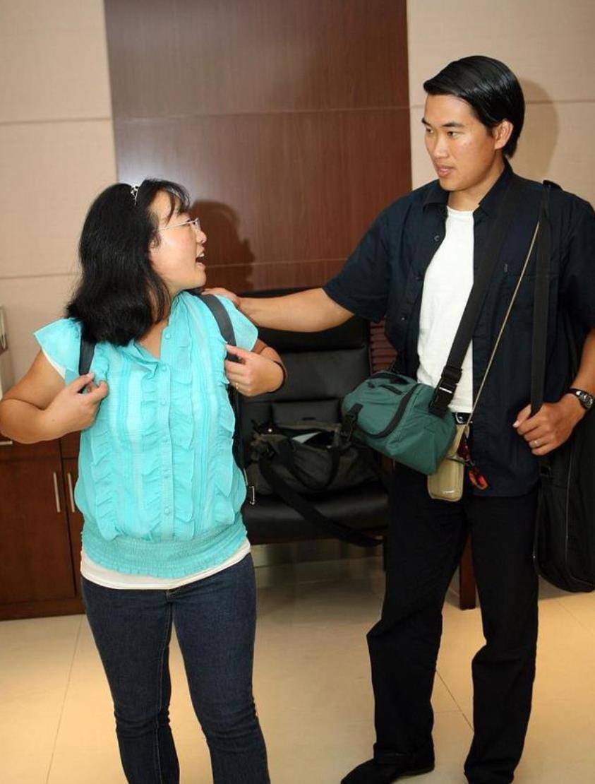 服装 魏敏芝不愧是最低调的谋女郎，穿衣朴素还不爱化妆，活得挺真实的