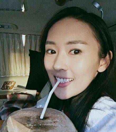 她曾被张国立儿子张默暴揍,如今完全蜕变,事业爱情双丰收_童谣