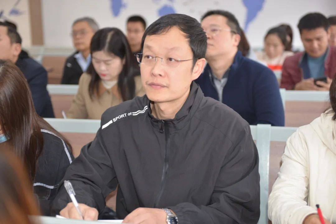 浉河中学家长与校长心沟通