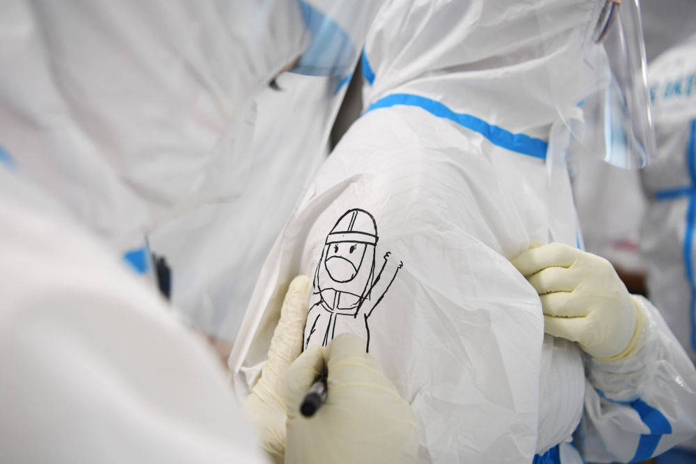 病毒“猎手”：走进“猎鹰”号硬气膜实验室