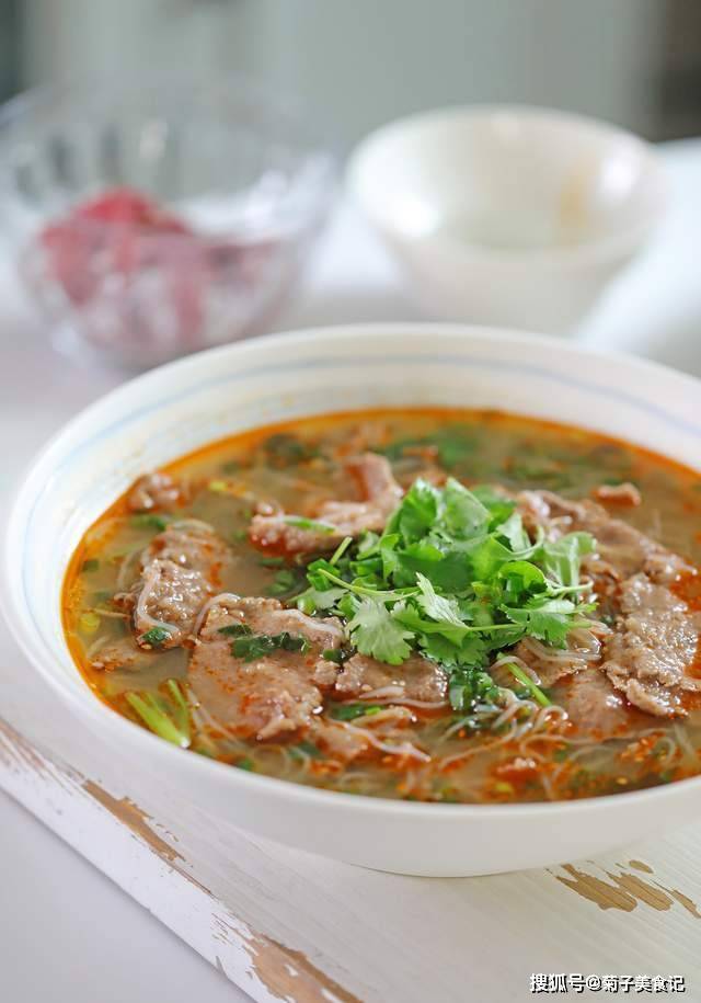 牛肉粉丝汤轻松在家做,有肉有菜有主食,汤香肉嫩吃过瘾_step