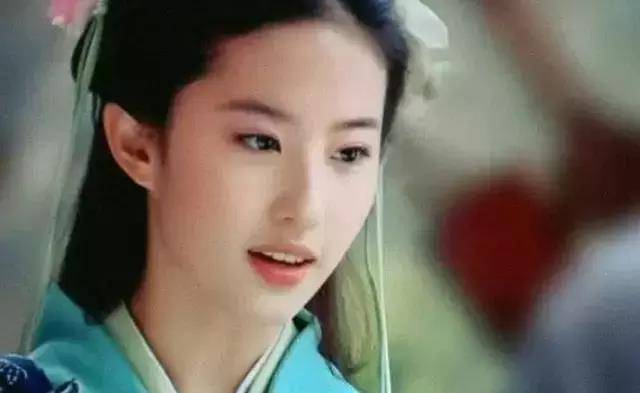 紫薇|刘亦菲的18岁，王艳的18岁，林心如的18岁，却都不如她