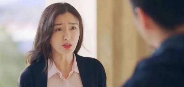 职场 秦岚新剧大爆火！穿职场装美过刘涛袁泉，刚一开播就靠穿搭赢了