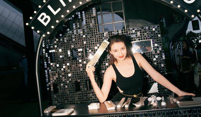 毛衣 高圆圆谢霆锋难得同框,穿毛衣帅哥面前变小女人,两人合体超养眼