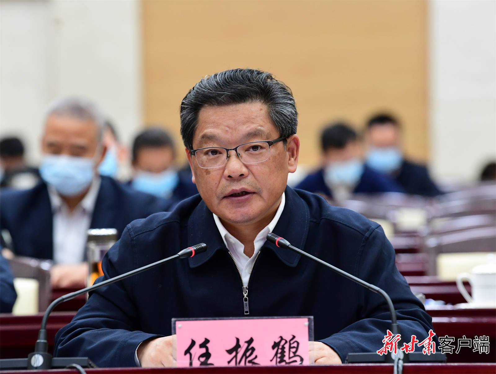 省新冠肺炎疫情联防联控领导小组召开调度会 任振鹤雷海潮出席并讲话