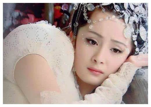 演技|古装剧中的“妃子卧”，杨幂楚楚可怜，杨蓉狠毒凌厉，而她绝了！