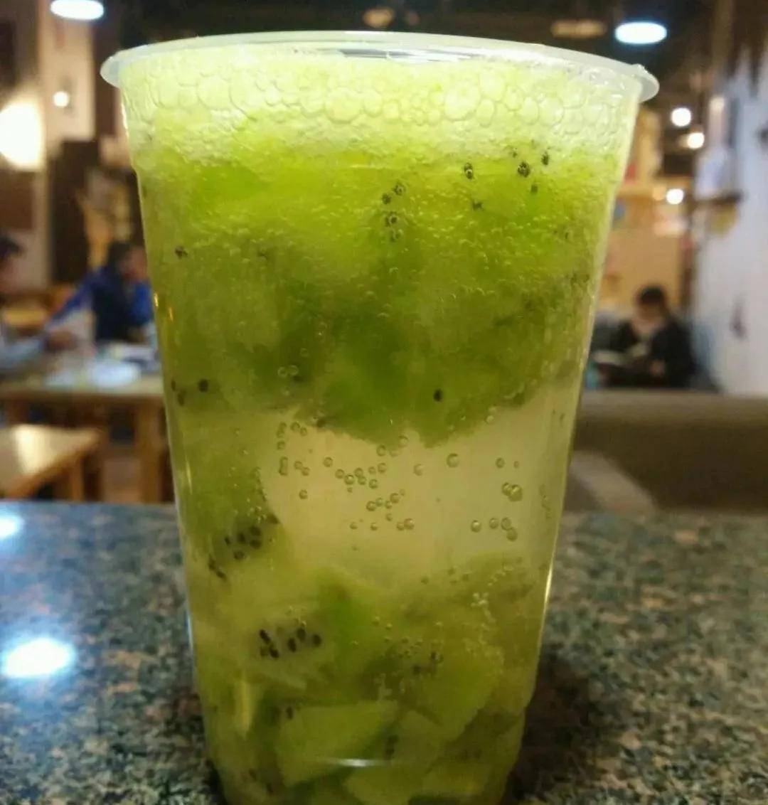 物质|喝完葡萄酒，舌头为什么会发黑，是酒质问题吗？