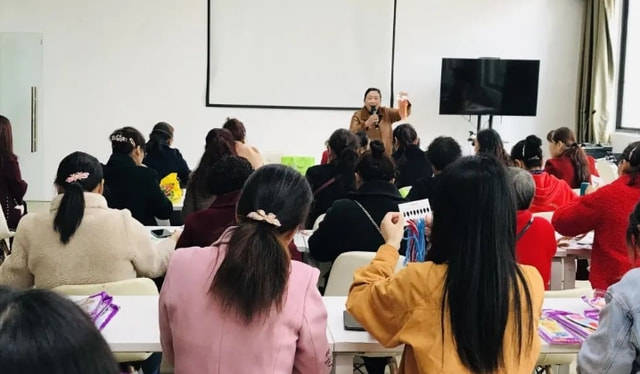 国内自由职业者 f59908e7a6cc4f5c8822344f04c2132e.jpeg