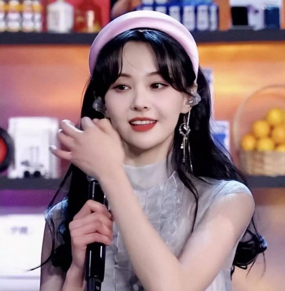 黄圣依|二线明星能有多有钱？