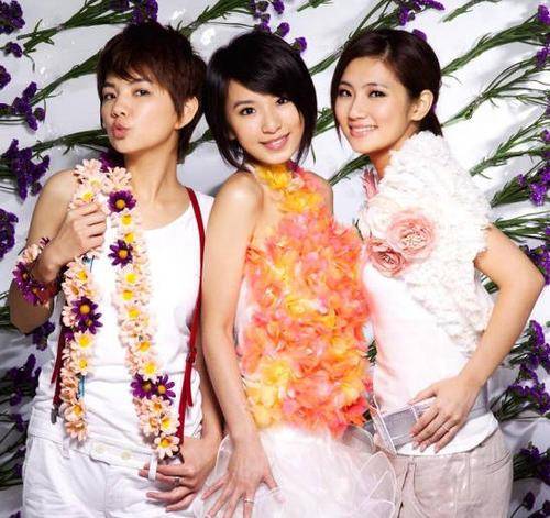 团里 “人到中年”的陈嘉桦，反而越来越有女人味儿了！