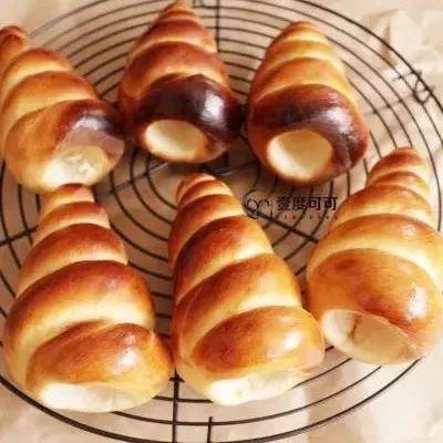 宝妈哄娃神器简单易操作的小海螺软面包制作分享